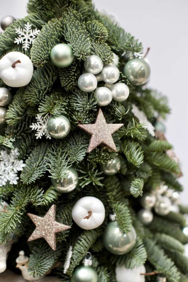 Sapin de Noël en ballons vert, or et blanc - Vegaooparty